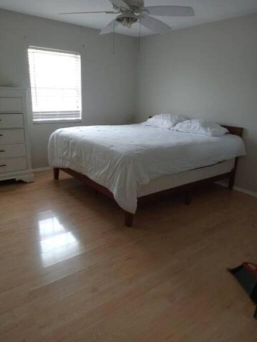 Great Getaway 2 Story Home! Harlingen Tx Bagian luar foto