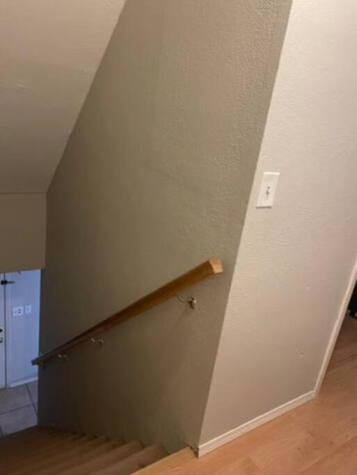 Great Getaway 2 Story Home! Harlingen Tx Bagian luar foto