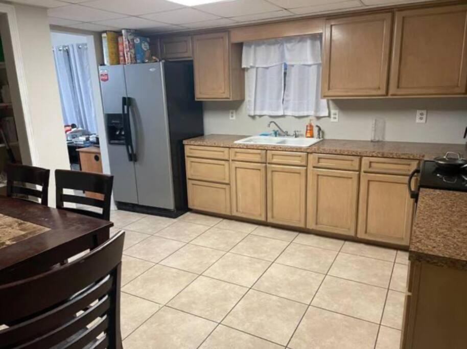 Great Getaway 2 Story Home! Harlingen Tx Bagian luar foto