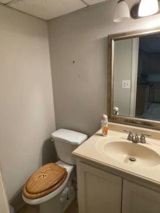 Great Getaway 2 Story Home! Harlingen Tx Bagian luar foto